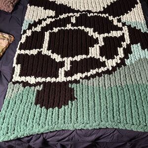 Chunky knit sea turtle blanket